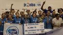 Para pemenang National Training Camp Junior NBA foto bersama di Pluit Village, Jakarta, Minggu (10/9/2017). Sebanyak 16 pebasket terbaik akan diberangkatkan ke China untuk nonton langsung laga NBA. (Bola.com/Vitalis Yogi Trisna)