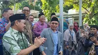 Rektor Unair Mohammad Nasih membatalkan keputusan pemberhentian  Budi Santoso sebagai Dekan Fakultas Kedokteran Unair.(Dian Kurniawan/Liputan6.com)