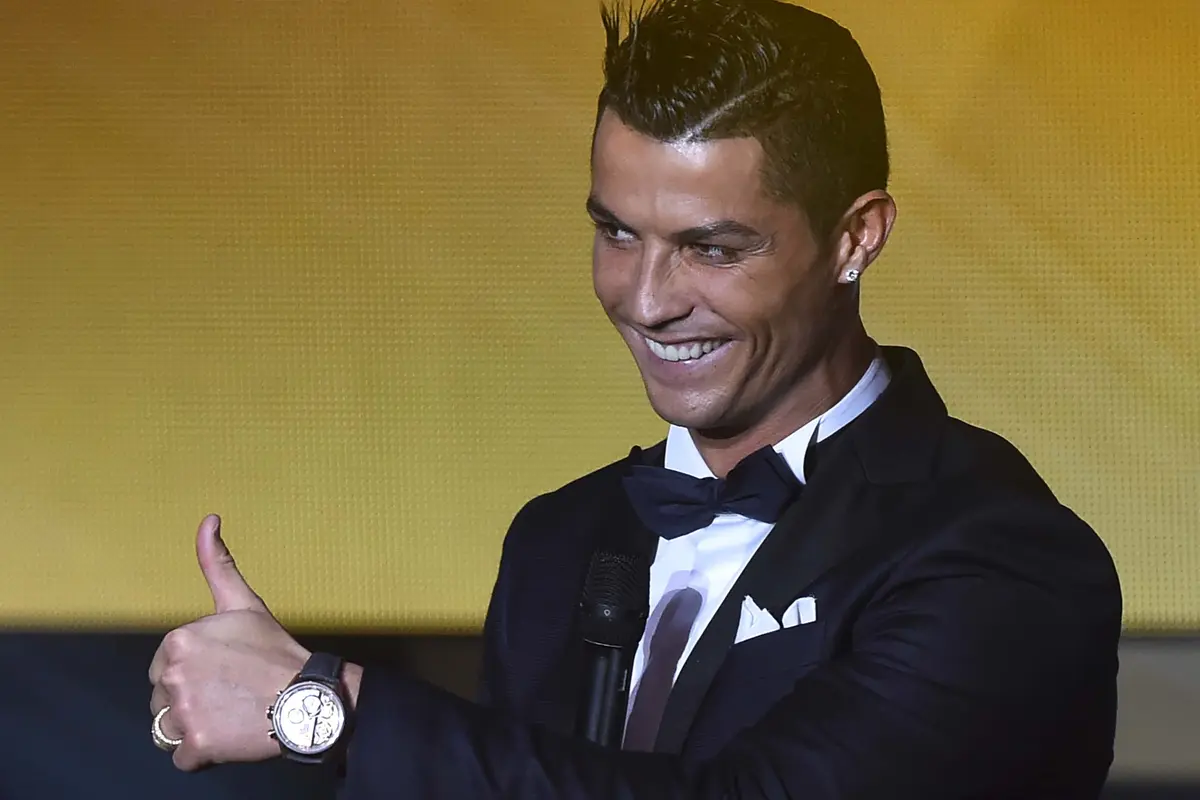 Gagal Raih Ballon d'Or Ronaldo Selfie dan Happy