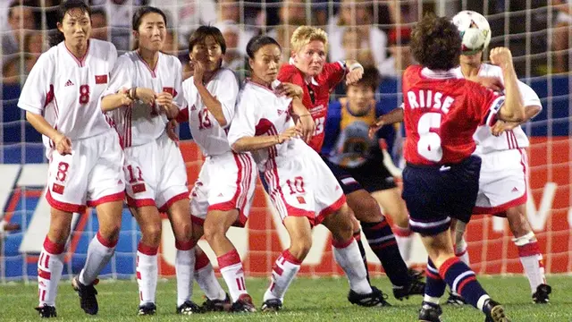Keunikan Sepak Bola Wanita Dari Masa ke Masa