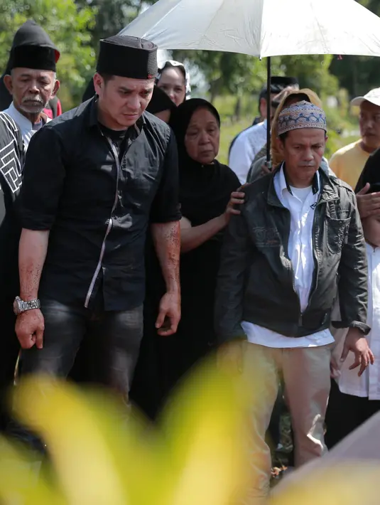 "Dia itu orangnya disiplin, teratur banget. Dia sampe jadwalin per satu minggu dia jadwalin minum obatnya," tambah Fadli. (Adrian Putra/Bintang.com)