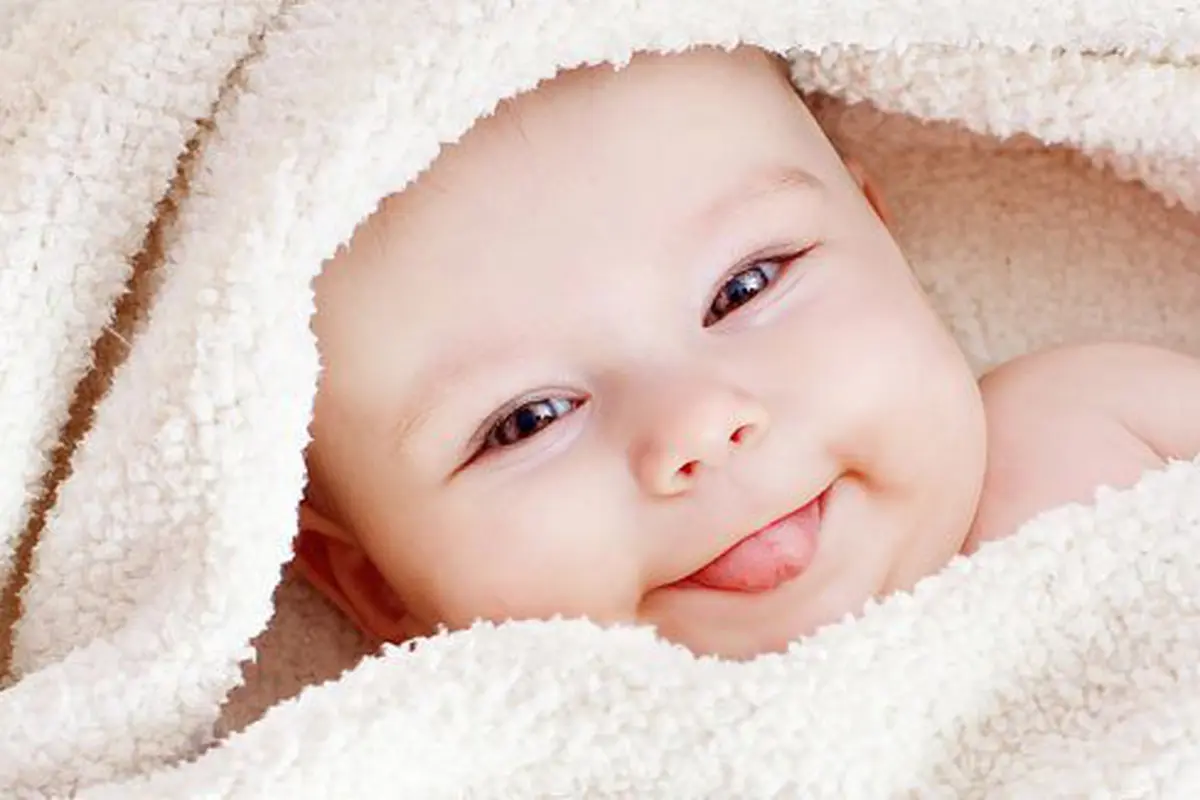 Tips bersihkan lidah bayi/copyright Shutterstock.com