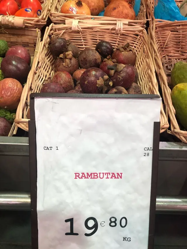 6 Label Salah Tulis di Supermarket Ini Bikin Pembeli Geleng Kepala