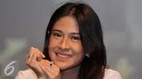 Dian Sastro saat menghadiri konferensi pers film Kartini, Jakarta, Kamis (14/7). (Liputan6.com/Gempur M Surya)