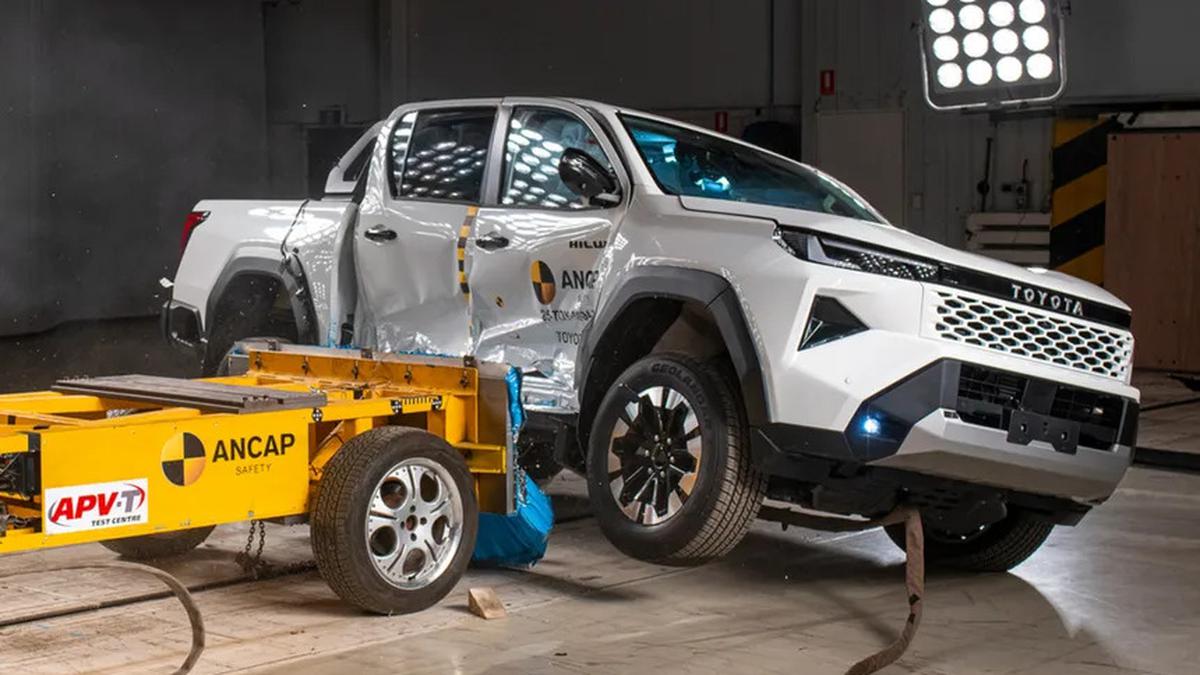 Terbukti Badak, Toyota Hilux 2026 Sabet Bintang 5 ANCAP