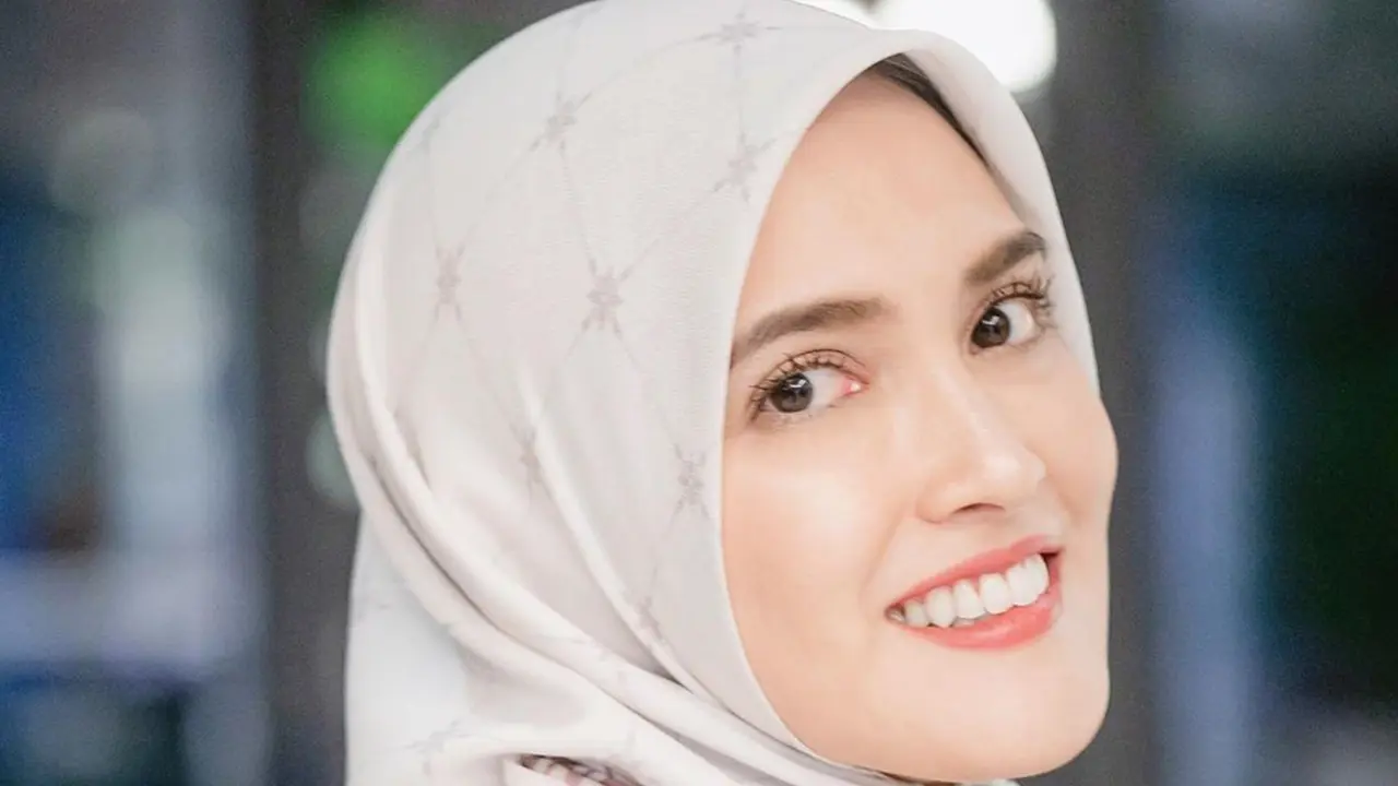Shandy Aulia Berhijab