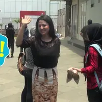 Terlalu sibuk bekerja, Dewi Perssik jadi susah untuk jatuh cinta. Dewi mengaku dirinya membutuhkan perhatian dan kasih sayang dari seorang pria.