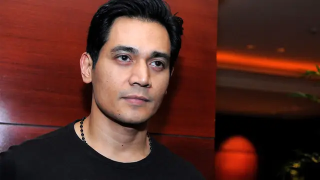 Tyo Nugros dan Dirly Idol Bentuk Band Pop Rock Electronic