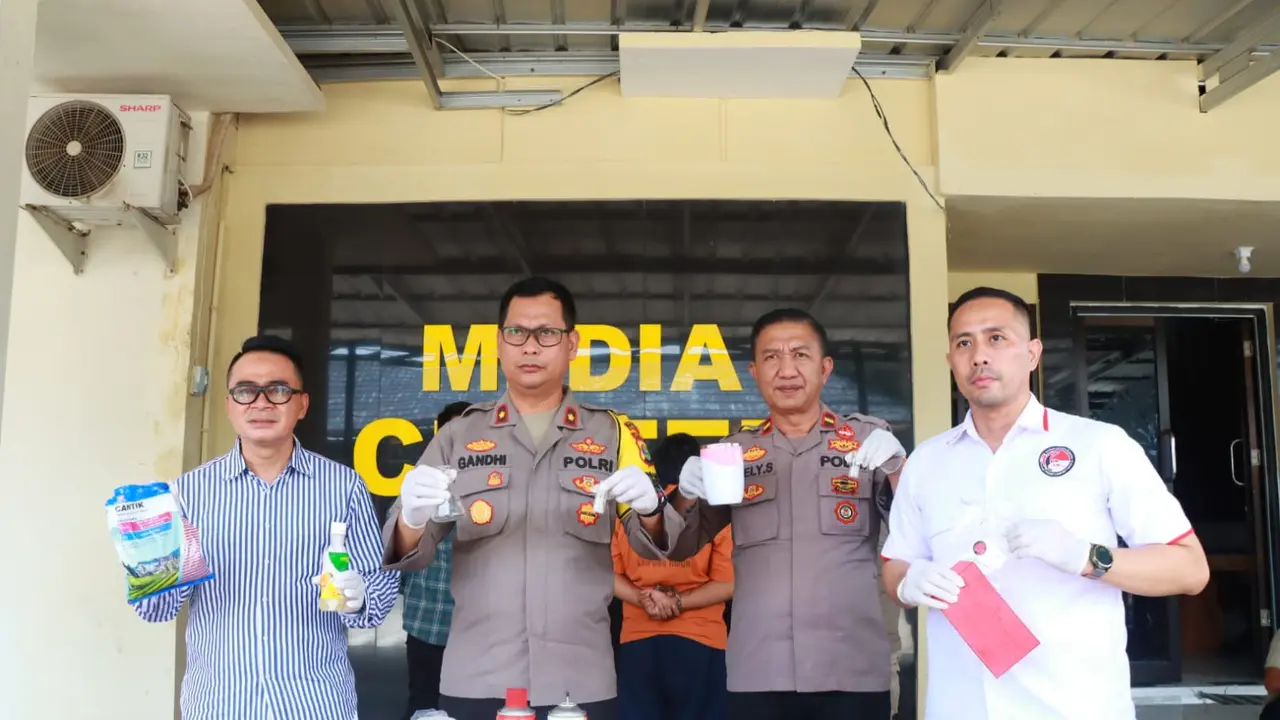 Ungkap kasus pembongkaran industri rumahan pembuatan sabu di Lampung Timur. Foto : ( Humas Polres Lampung Timur)
