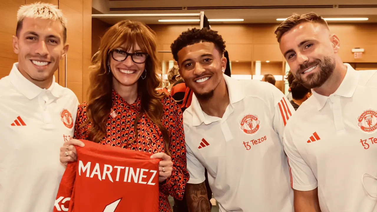 Foto: Pep Guardiola Kembali Dibuat Patah Hati, Julia Roberts Sambangi Skuad MU saat Tur Pramusim di Amerika Serikat