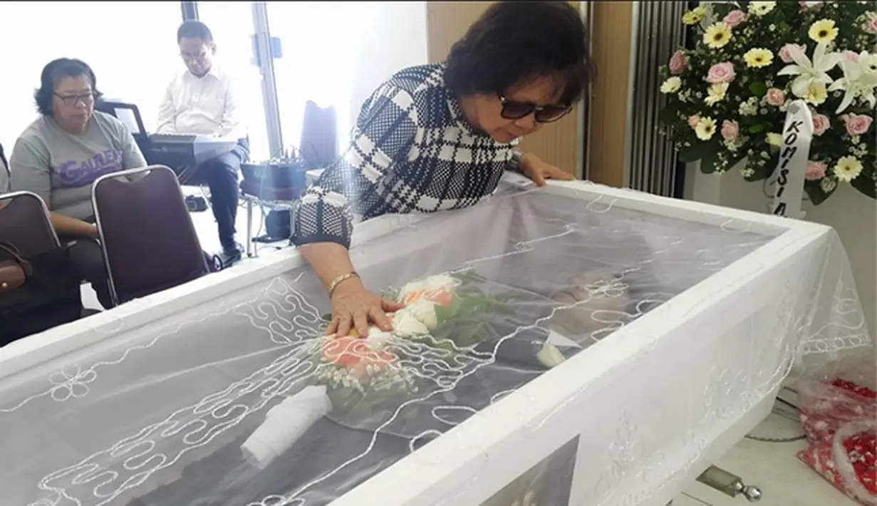 Lelaki berdarah Jawa dan Manado itu dikenal sebagai presenter di TPI. Lima tahun Isam membawakan kuis Komunikata, hingga menjadi salah satu program andalan dari stasiun yang kini berganti menjadi MNC TV. (dok. Facebook)