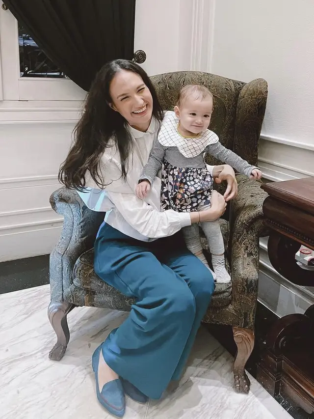 Nadine Chandrawinata Kompak dengan Anak Bulenya  (Sumber: Instagram/nadinelist)