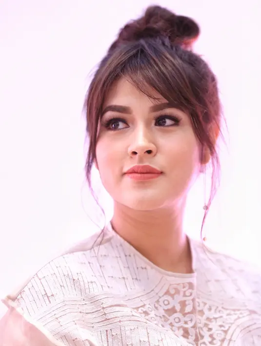 Bahkan, tidak sedikit netizen yang menyayangkan kabar buruk tersebut. Meski begitu, banyak juga yang mengingkan keduan bersatu kembali. Dan selanjutnya menikah. (Adrian Putra/Bintang.com)