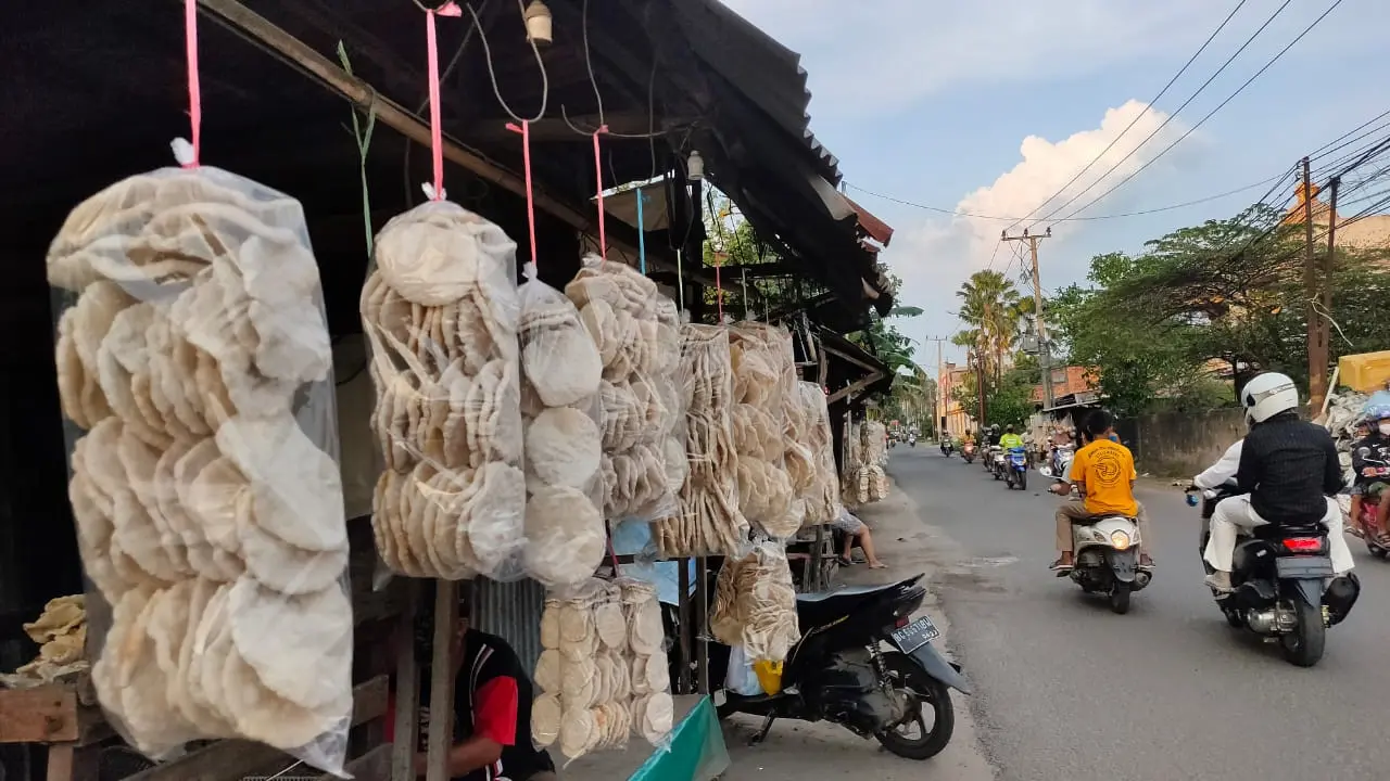 Kegundahan Pedagang Kemplang Palembang Saat Mudik Lebaran Dibatasi
