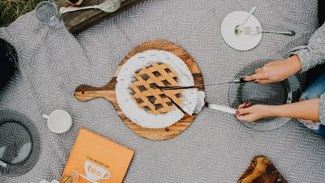 [Bintang] Rakus, Hati-hati 3 Zodiak Ini Sikat Jatah Makanan Kamu!