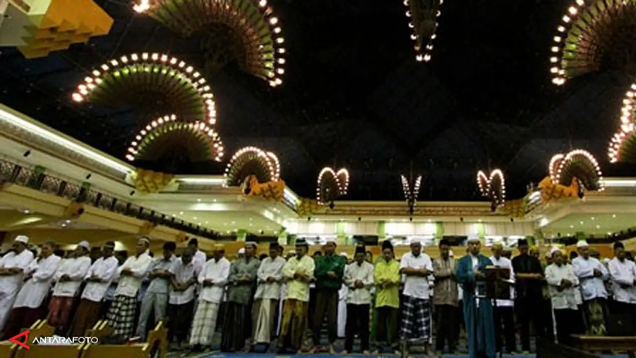 shalat-131014c.jpg