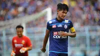 Arema FC tidak diperkuat kapten Johan Ahmat Farizi saat menghadapi Semen Padang pada leg kedua semifinal Piala Presiden 2017 di Stadion Kanjuruhan, Malang, Minggu (5/3/2017) malam WIB. (Rana Adwa)