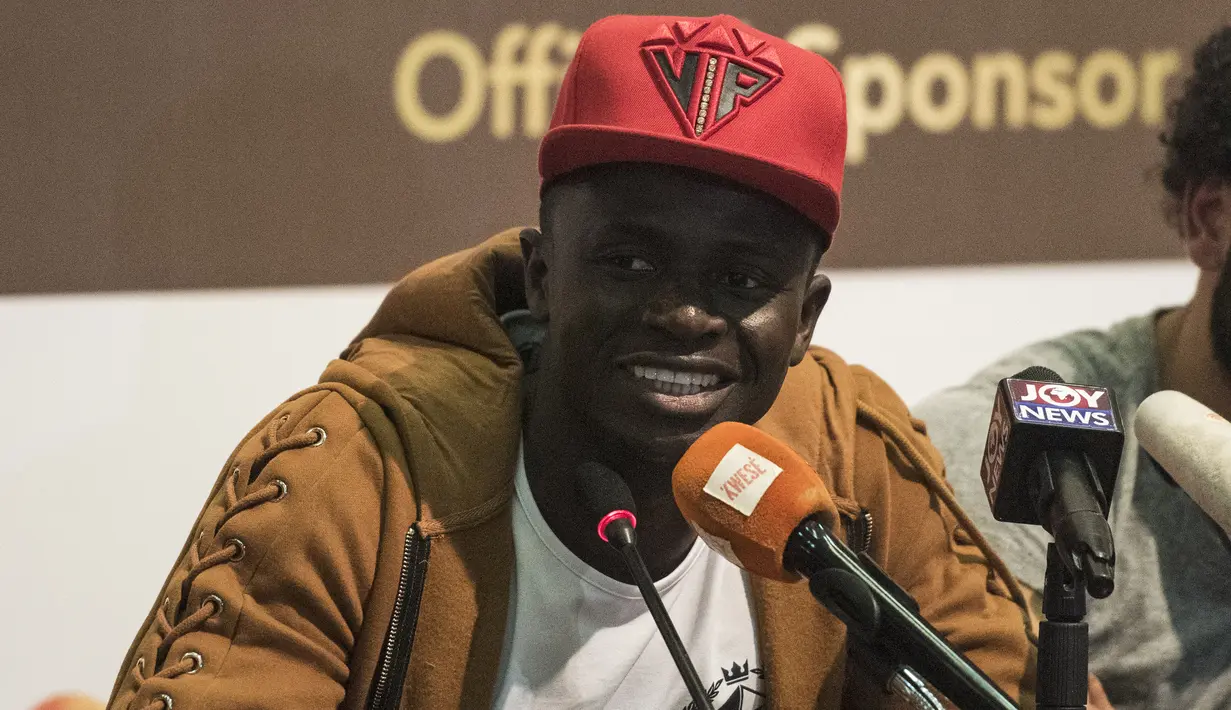 Sadio Mane pun tidak melupakan kampung halamannya setelah meraih kesuksesan. Beberapa kali ia membantu pembangunan sekolah, rumah sakit dan masjid di Desa Bambali. (AFP/Cristina Aldehuela)