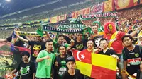 Bonek Malaysia berada di Stadion Shah Alam, Selangor, dalam laga final Piala Malaysia 2016, Minggu (31/10/2016). (Bola.com/Istimewa)