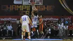 Pemain Satria Muda Britama, Christian Sitepu berusaha memasukkan bola ke ring saat melawan Pelita Jaya Energi-MP pada laga NBL Championship, Jakarta, Minggu (10/5). Satria Muda Britama unggul 62-54 atas Pelita Jaya Energi-MP (Liputan6.com/Herman Zakharia)