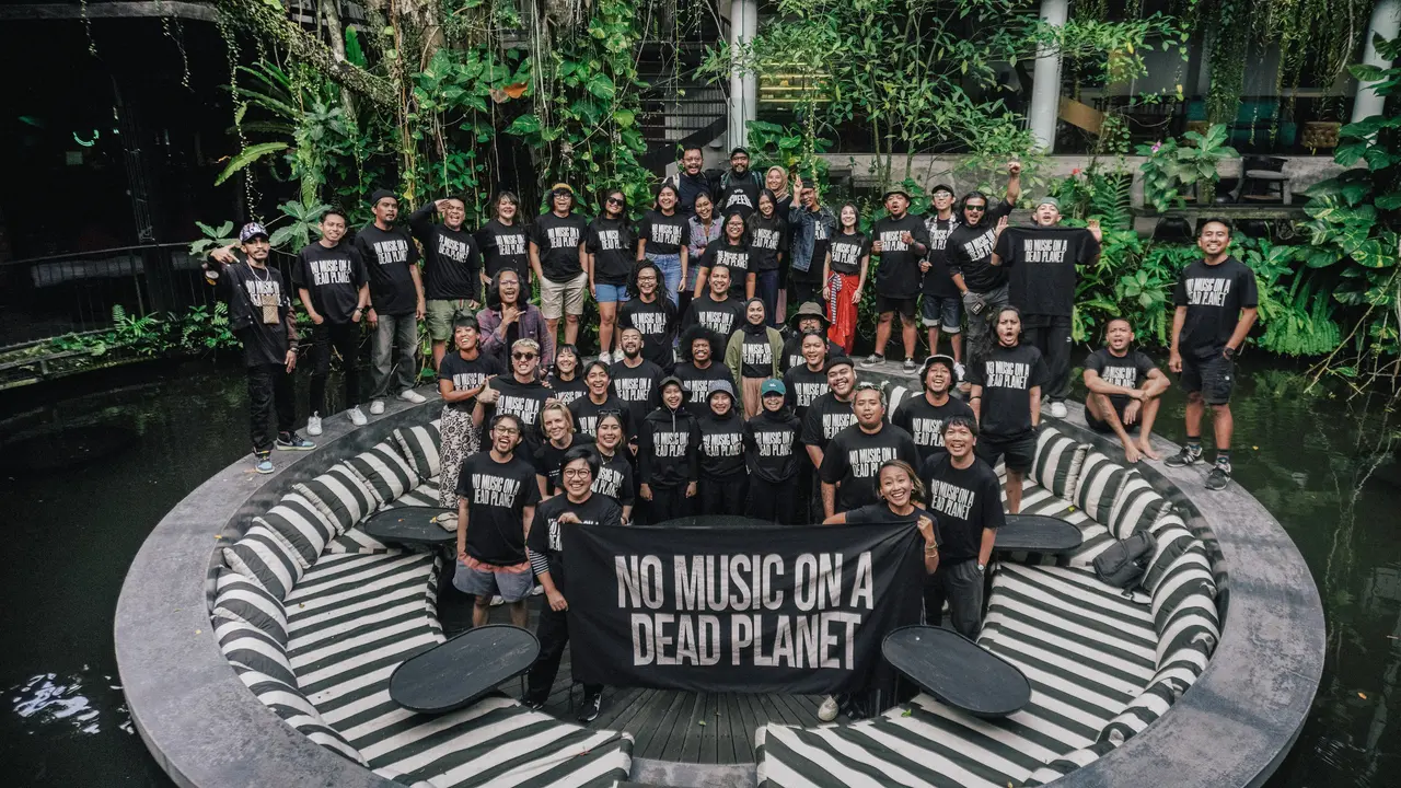 Musisi IKLIM dalam Album sonic/panic Vol. 2
