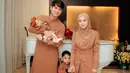 <p>Yang membuat keluarga ini mencuri perhatian adalah konsistensinya dalam mengusung tema Melayu. [@lestikejora].</p>