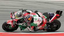 Pembalap Team LCR Honda CASTROL, Johann Zarco, memacu motornya dalam sesi latihan bebas pertama jelang MotoGP Catalunya di Sirkuit Catalunya, Montmelo, dekat Barcelona, pada 15 Mei 2026. (Lluis GENE / AFP)