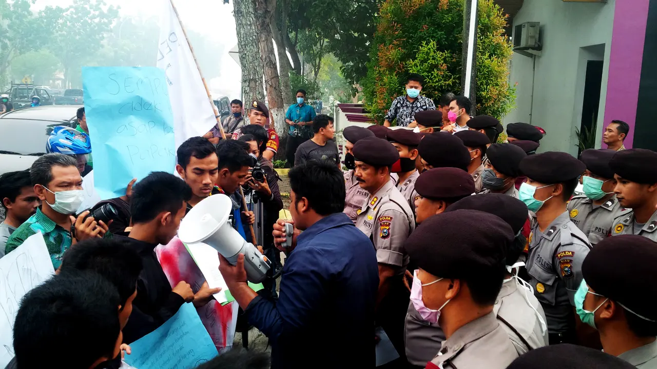 Pembakar lahan dan hutan