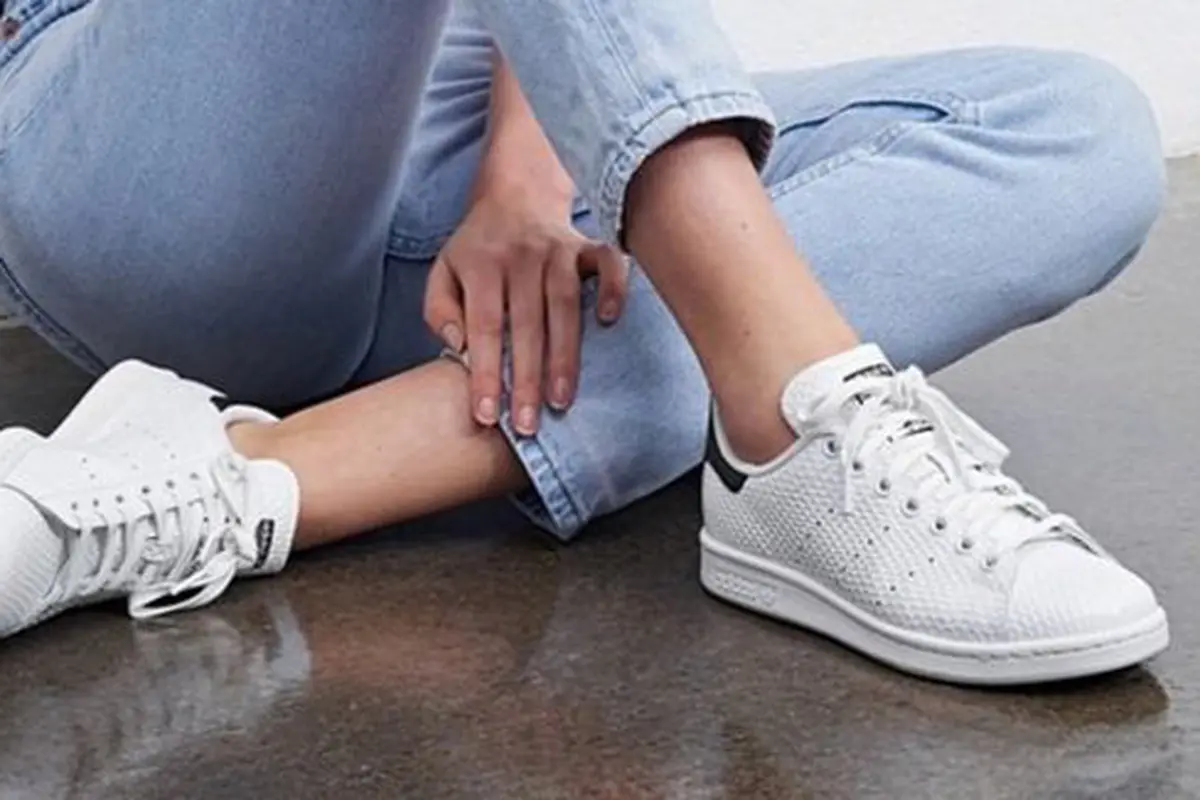 Sneakers/Copyright Shutterstock