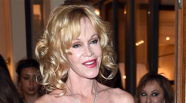 Hapus Tato Antonio Banderas Melanie Griffith Jalani Perawatan