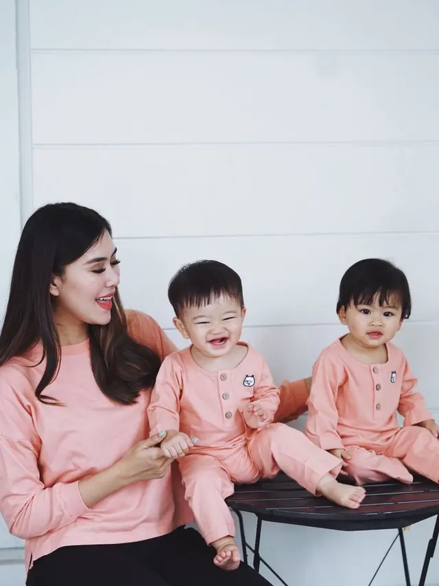 [Fimela] Keluarga Syahnaz Sadiqah dan Jeje Govinda