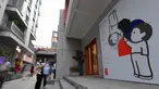 Para turis mengunjungi kota kuno Nantou di Distrik Nanshan, Shenzhen, Provinsi Guangdong, China selatan (29/8/2020). Dengan sejarah hampir 1.700 tahun, kota kuno Nantou kini menjadi objek wisata. (Xinhua/Mao Siqian)