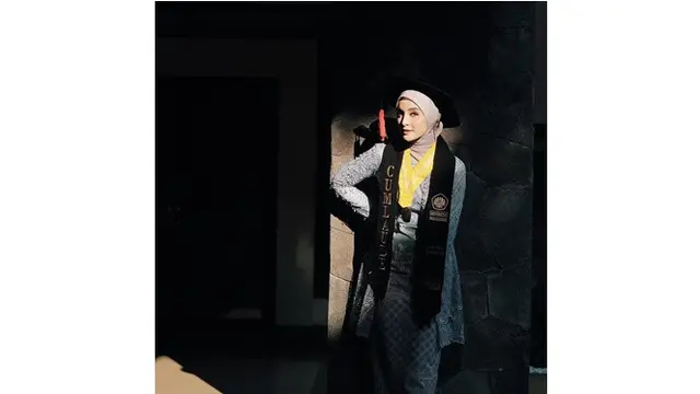 6 Potret Wisuda Nabila Ishma Raih Gelar Sarjana, Bangkit Usai Kepergian Mendiang Eril