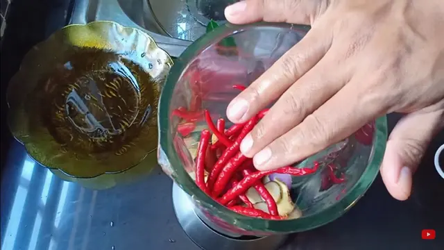 Tambah 1 Bahan, Ini Cara Masak Ayam Rendang Agar Tetap Utuh dan Tidak Amis