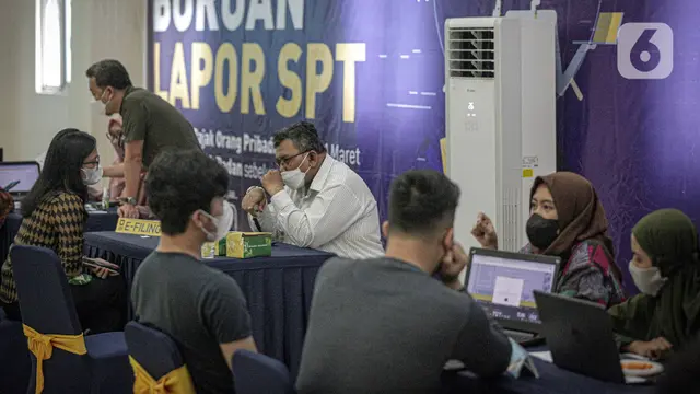 FOTO: Suasana Hari Terakhir Pelaporan SPT Wajib Pajak