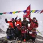 Para pendaki Nepal berhasil mencapai puncak Gunung K2 yang dikenal gunung yang mematikan (dok.instagram/@nimsdai/https://www.instagram.com/p/CKGyyPDBNL-/Komarudin)