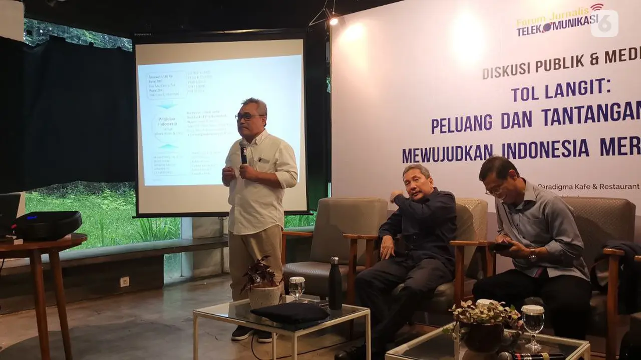 Pengamat telekomunikasi, Nonot Harsono