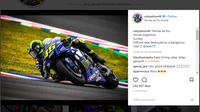 Pembalap Movistar Yamaha, Valentino Rossi mengunggah sebuah foto aksinya pada MotoGP Argentina 2018 dengan nada sindiran kepada Marc Marquez. (Instagram)