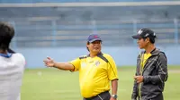 Pelatih Arema Cronus Suharno (Liputan6.com/Faizal Fanani)