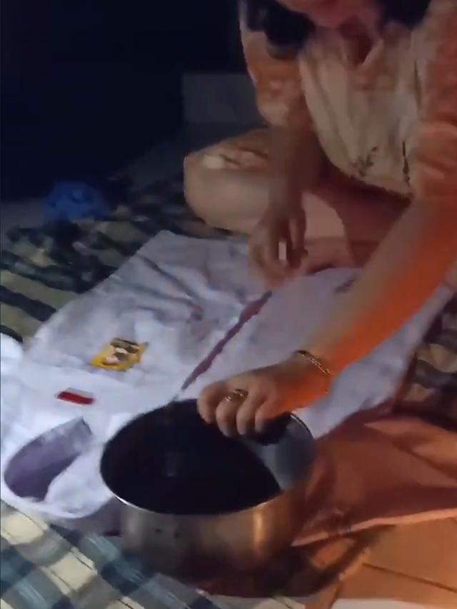 Cara Netizen Nyetrika Saat Mati Listrik