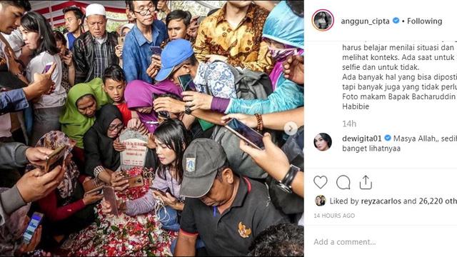 Anggun unggah foto makam BJ Habibie (Foto: Instagram/@anggun_cipta)