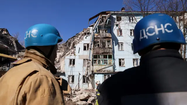 Serangan Rudal Rusia Hancurkan Gedung Lima Lantai di Zaporizhzhia Ukraina, Tiga Orang Tewas