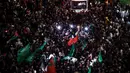 Kedatangan para tahanan Palestina disambut gempita oleh warga di Ramallah, Tepi Barat. (Kenzo TRIBOUILLARD/AFP)