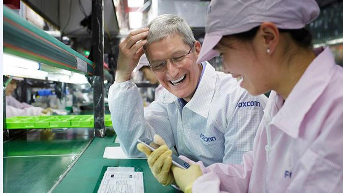 Apple Boyong iPhone dari India dan Tiongkok Pakai 5 Pesawat untuk Hindari Tarif Trump
