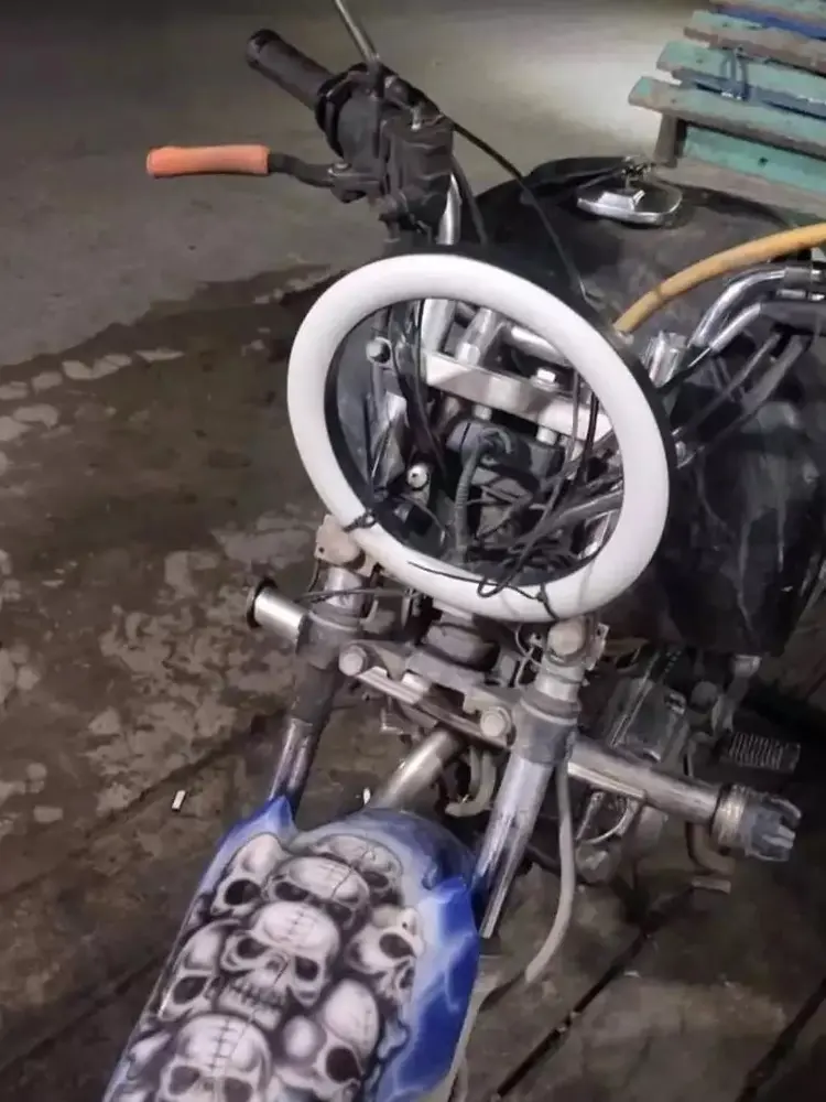 Modifikasi nyeleneh lampu motor (Ist)