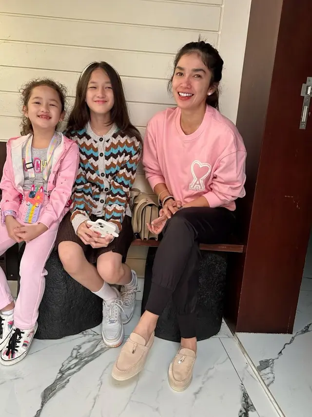 Elea dan Sheva, anak Ussy Sulistiawaty (Instagram/andhiiikapratama)