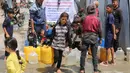 Dalam dua bulan terakhir, Israel telah memblokir masuknya truk bantuan yang berisi pasokan medis, bahan bakar, dan makanan ke Gaza. (Eyad BABA/AFP)