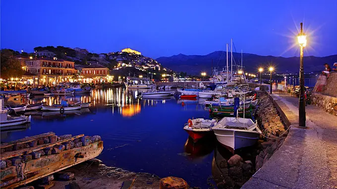 Bertandang ke 11 Desa dengan Pemandangan Paling Epik di Yunani