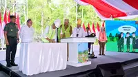Presiden Jokowi saat meresmikan pengoperasian BTS 4G dan SATRIA-1 di Kepulauan Talaud, Sulut, Kamis (28/12/2023).