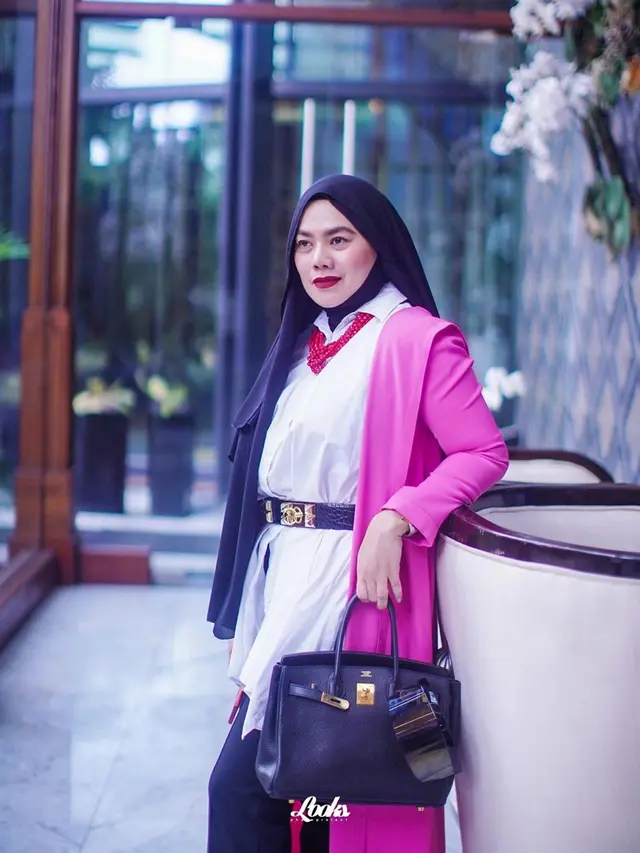 6 Potret Cantik Bunda Sarita, Ibunda Shafa Harris yang Didekati Vicky Prasetyo